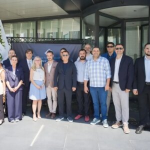 bulls yatirim izmirde yeni sube acti yr1vPIgU