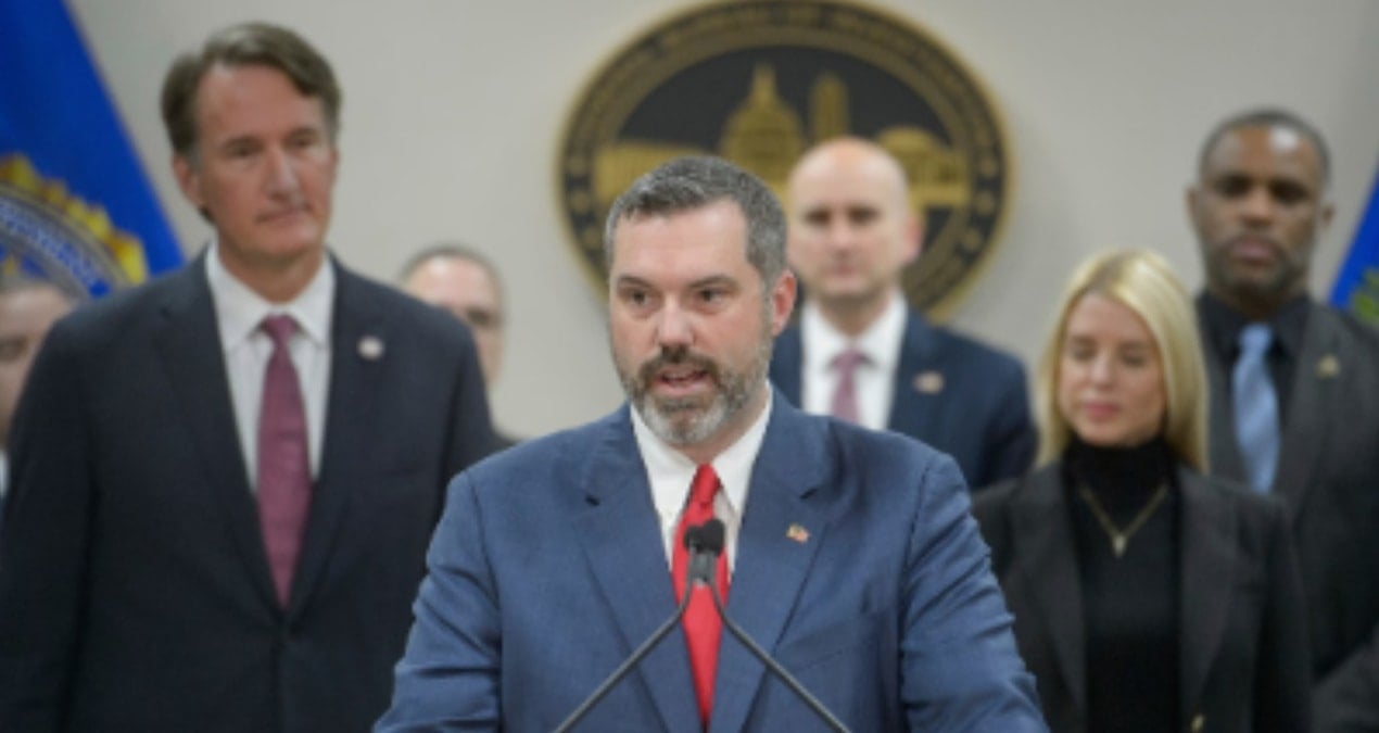 bassavci trump baskisi sonrasi istifa etti tAmn2i3u