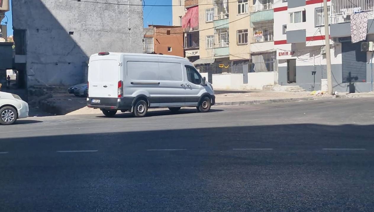 cocuklarinin gozu onunde bicaklanarak olduruldu F2fbvXhA