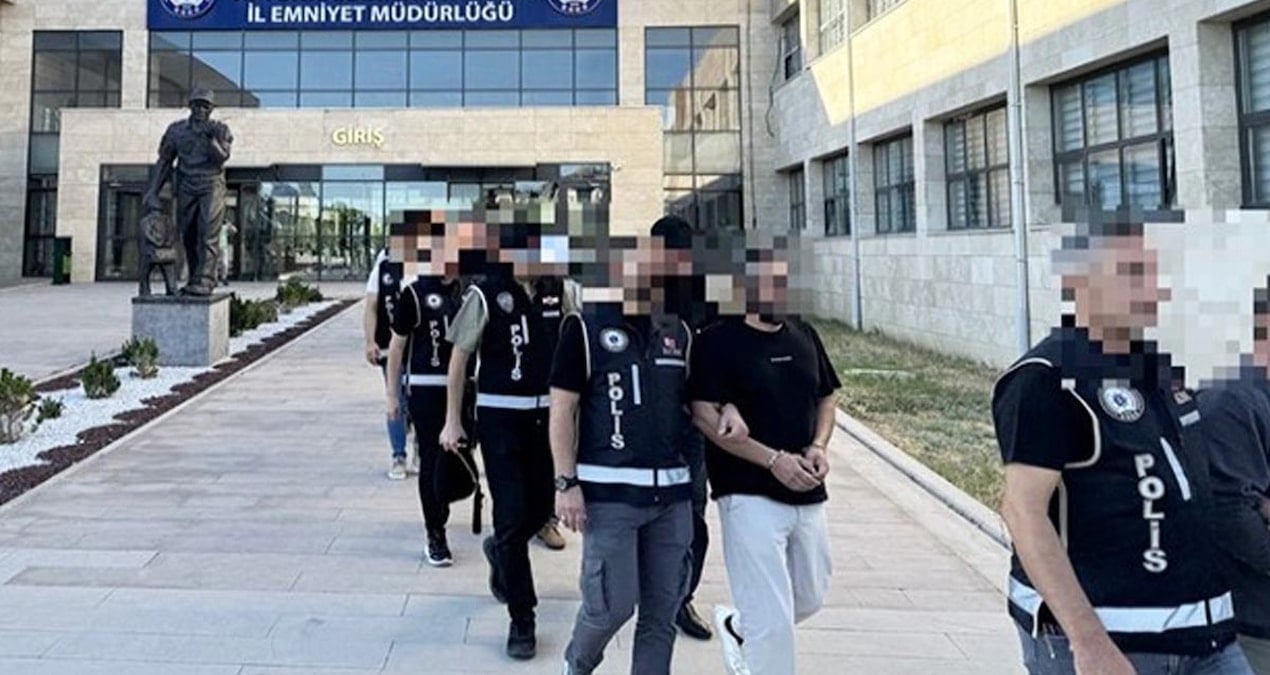 eglence mekanlarindan rusvet alan 9 kisi tutuklandi tHXuxjdh