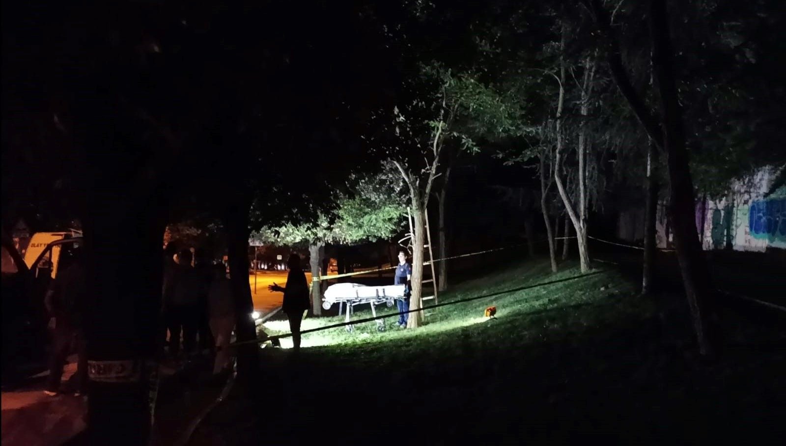 umraniyede yasli adam agaca asili halde olu bulundu UcgJyZGN