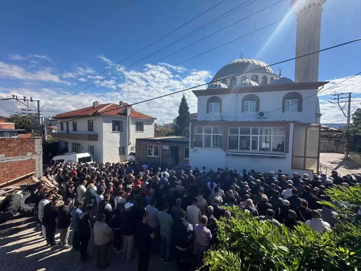 canakkalede otomobil yangininda hayatini kaybeden mehmet ozdemir defnedildi 337SInkf