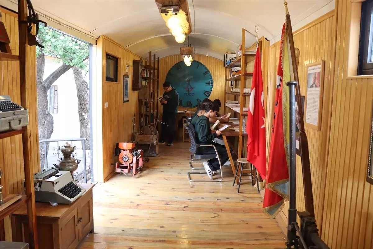 erzincanda atil vagon kutuphane ve muzeye donusturuldu aaN8WN76