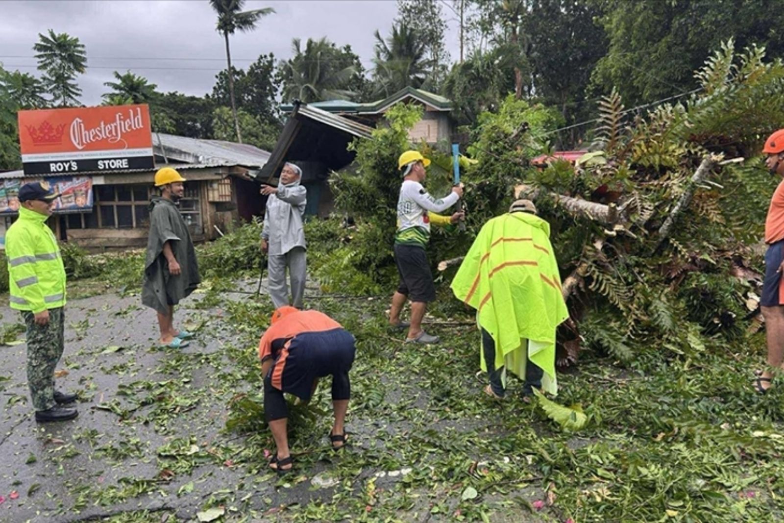 kalmaegi tayfunu filipinlerde 66 kisinin hayatina mal oldu WQgzIZkw.jpg