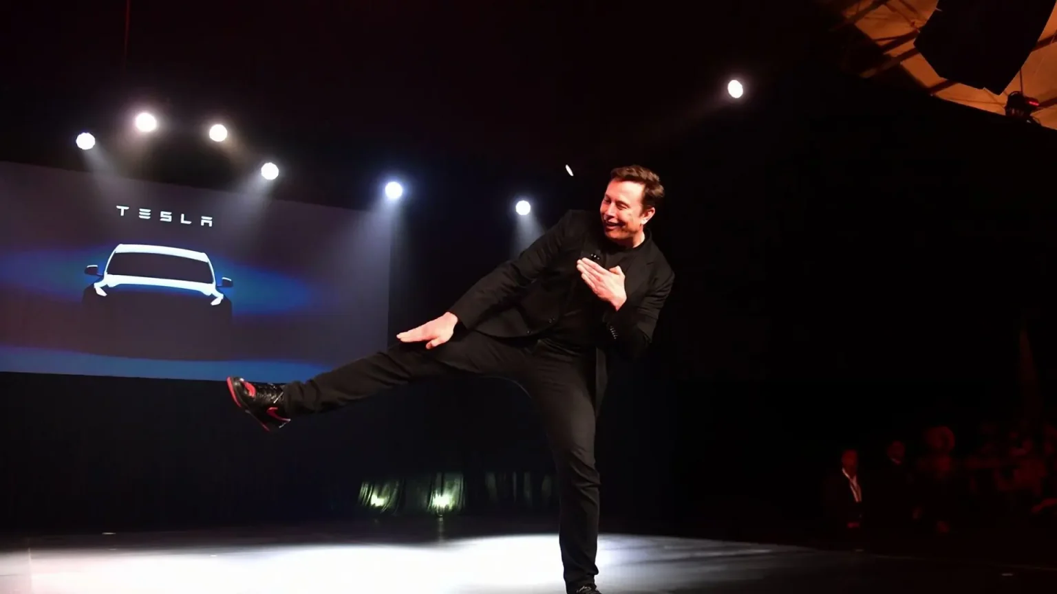 Elon Musk, Tesla'dan 1 milyar dolar değerinde hisse satın aldı