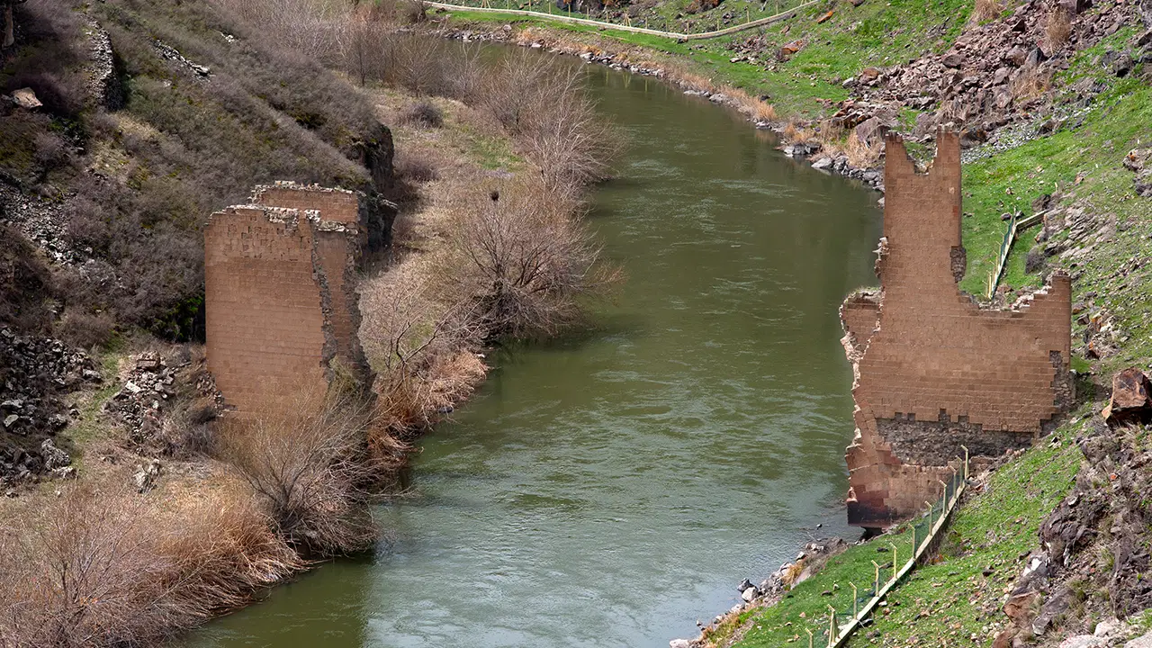 Cumhurbaşkanı Yardımcısı Yılmaz’dan Önemli Açıklama: Ani Köprüsü’nün Ortak Restorasyonu İçin Anlaşma İmzalandı