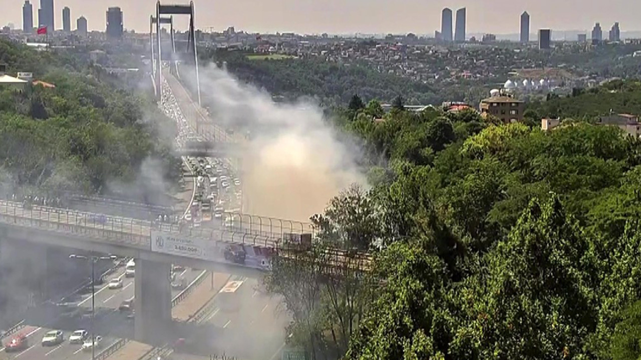 Beykoz TEM’de kamyonet alev aldı Beykoz temde kamyonet alev aldi 2ZmUXyQW