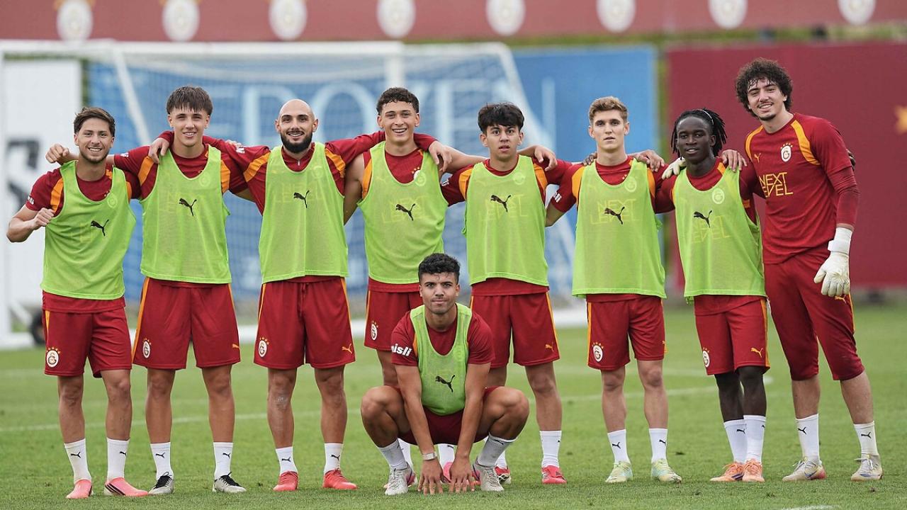 Taraftarın beklediği gün! Galatasaray ilk test maçına çıkıyor: Gözler yeni transferde Img
