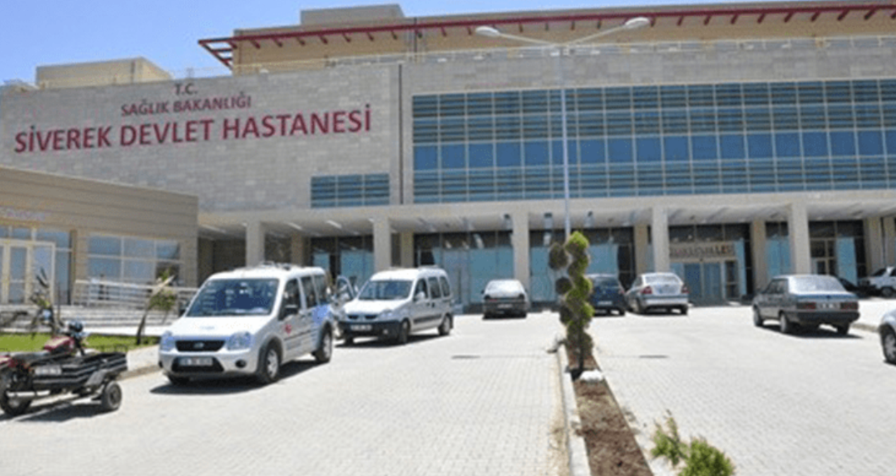 Siverek’te tarım işçilerini taşıyan minibüs şarampole devrildi: 4 yaralı Siverekte tarim iscilerini tasiyan minibus sarampole devrildi 4 yarali SdbZ7Rv3